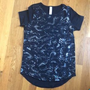 NWOT IVIVVA T-SHIRT